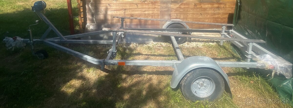 Prívesný vozík KNOTT 500kg s EČV