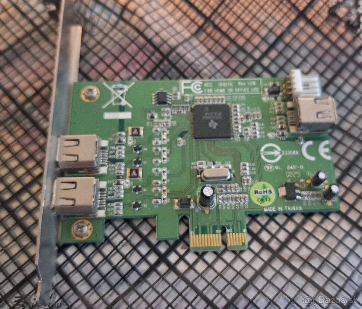 PCIe FireWire karta – Texas Instruments XIO2200A (3× 6-pin)