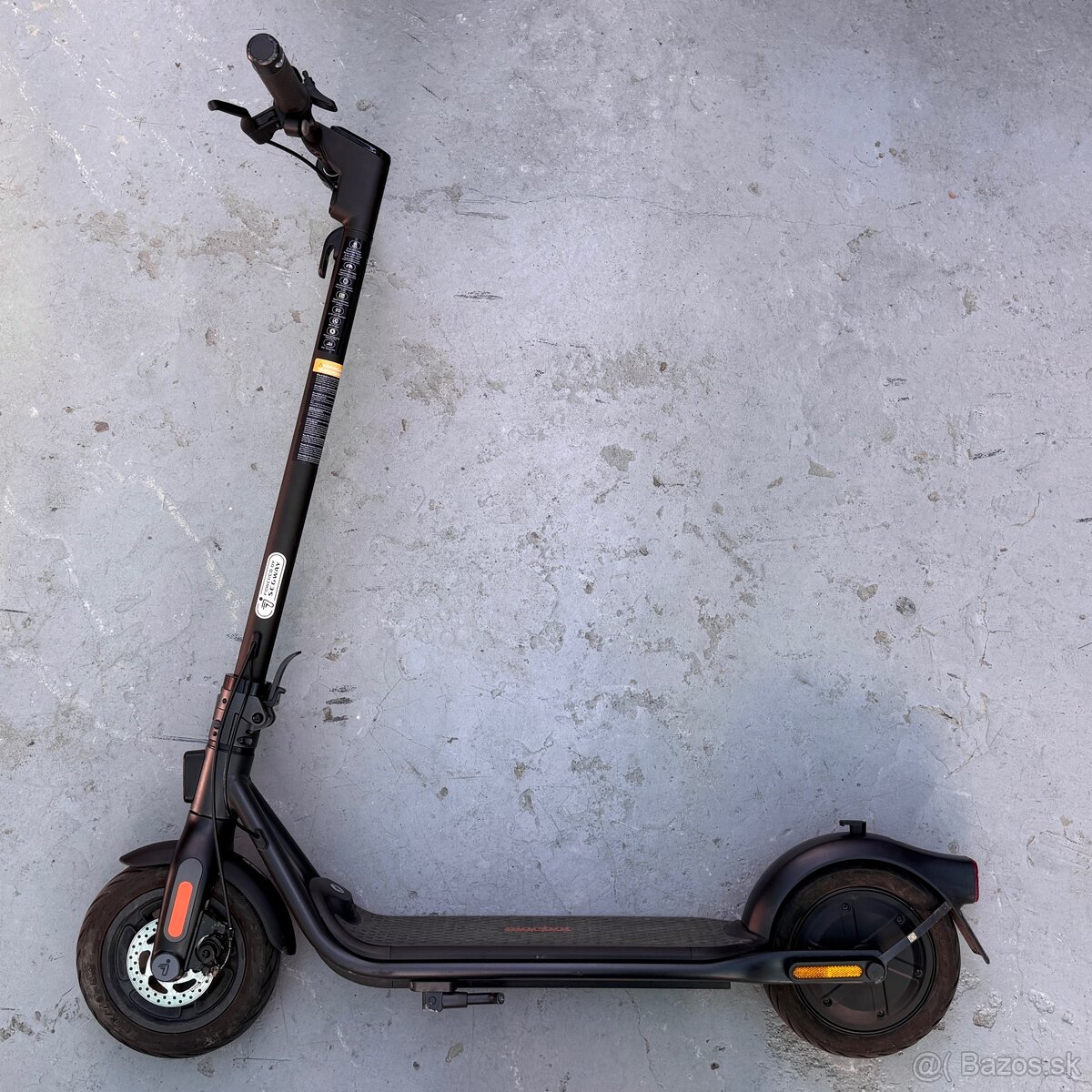 Ninebot KickScooter F2 by Segway