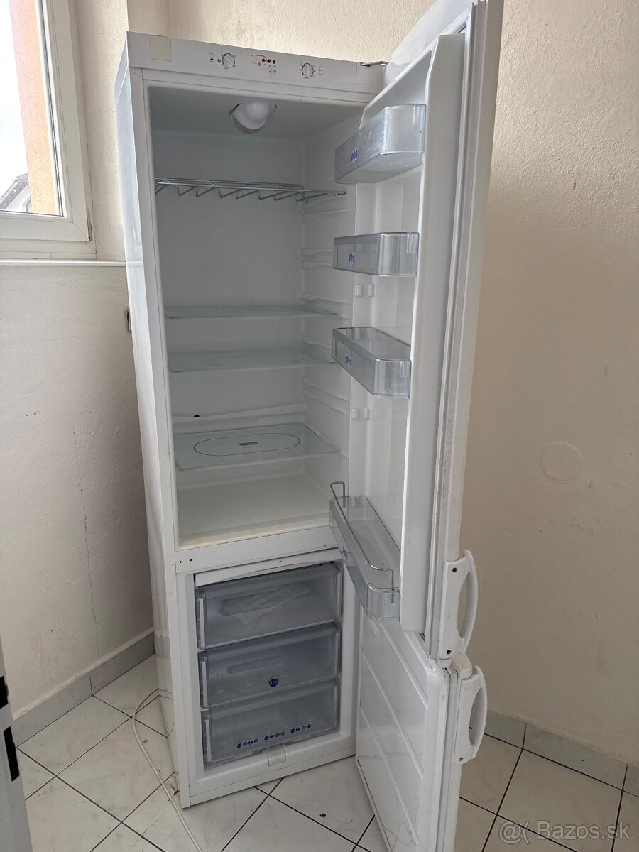 Predám chladničku Whirlpool