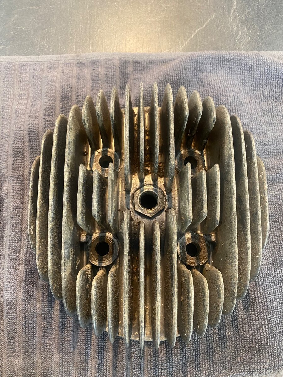 Hlava Jawa 250 typ 559