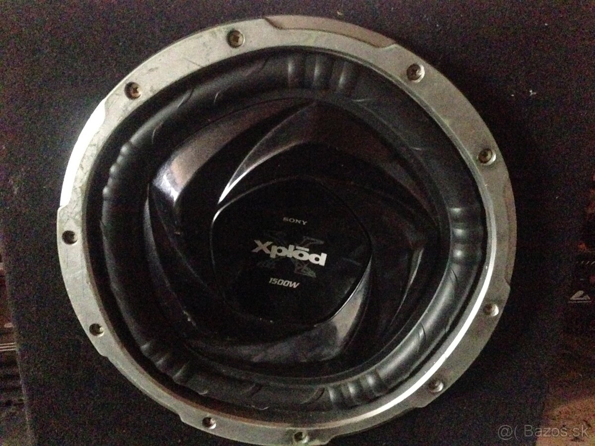 Predam subwoofer SONY Xplōd 1500w + zosil
