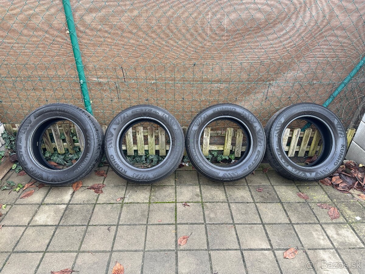 205/60 R16 92V letné KUMHO