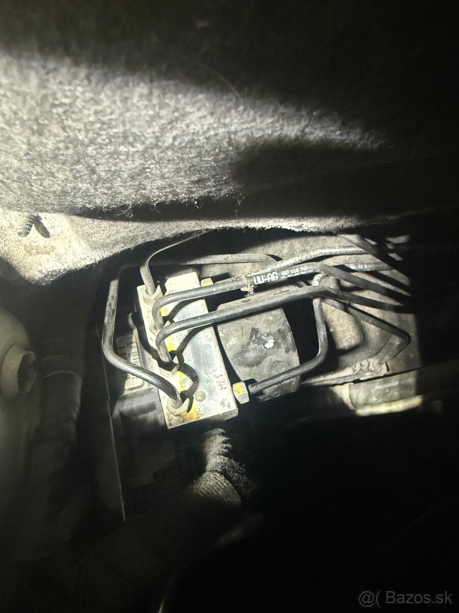 Predam na Fabiu2 ABS modul