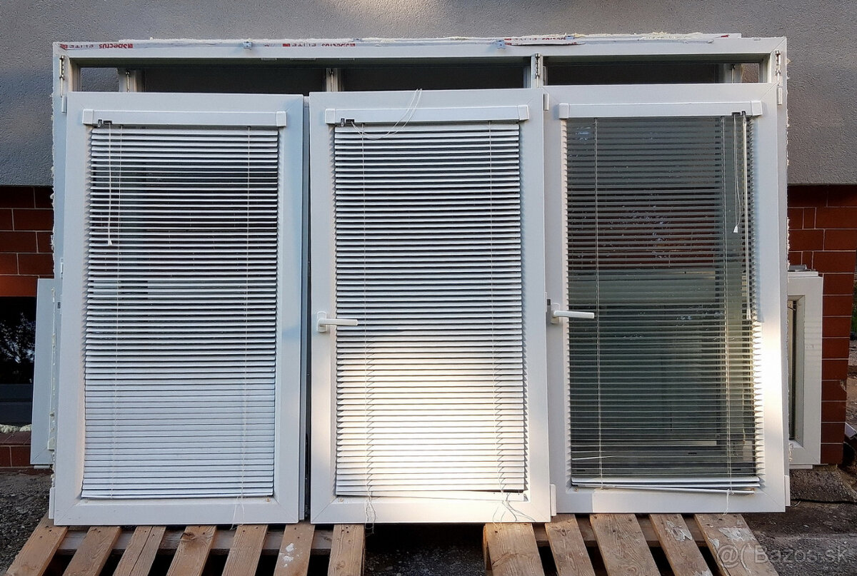 PLASTOVÉ OKNÁ + SVETLÍKY