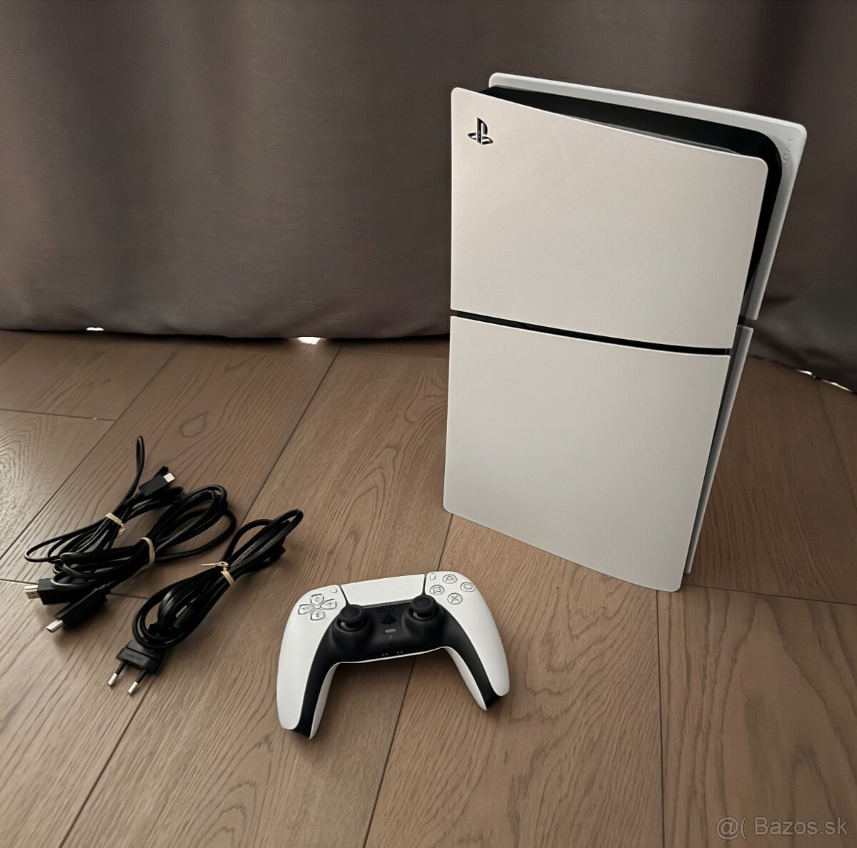 PS5 Slim 1TB + PS5 DualSense ovládač