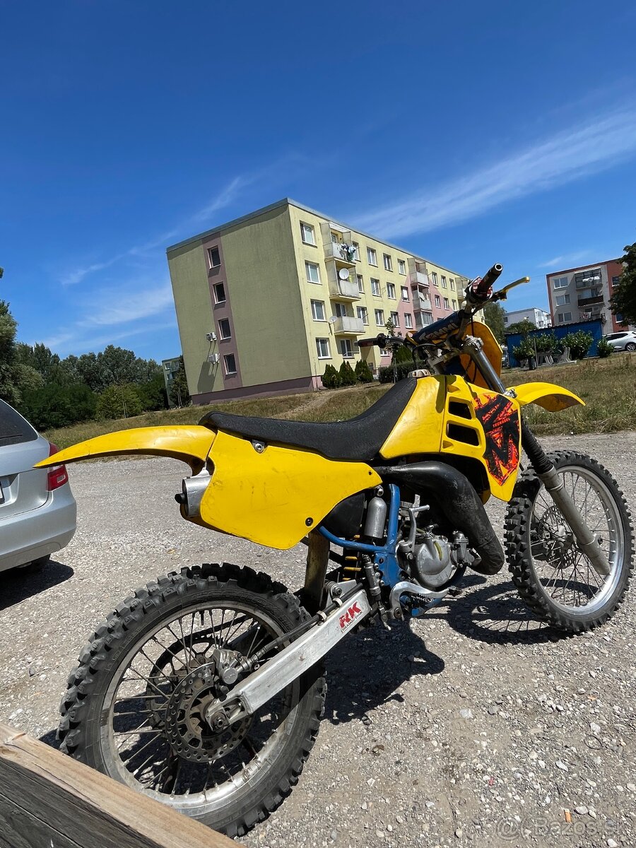 Suzuki rm 125