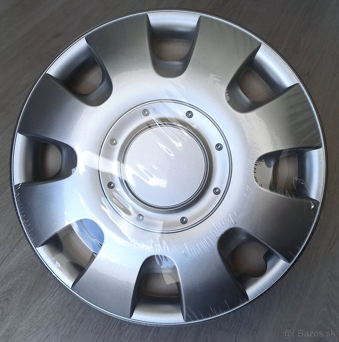 🚗🚗 Nové, stále zabalené, 13" okrasné kryty kolies puklice