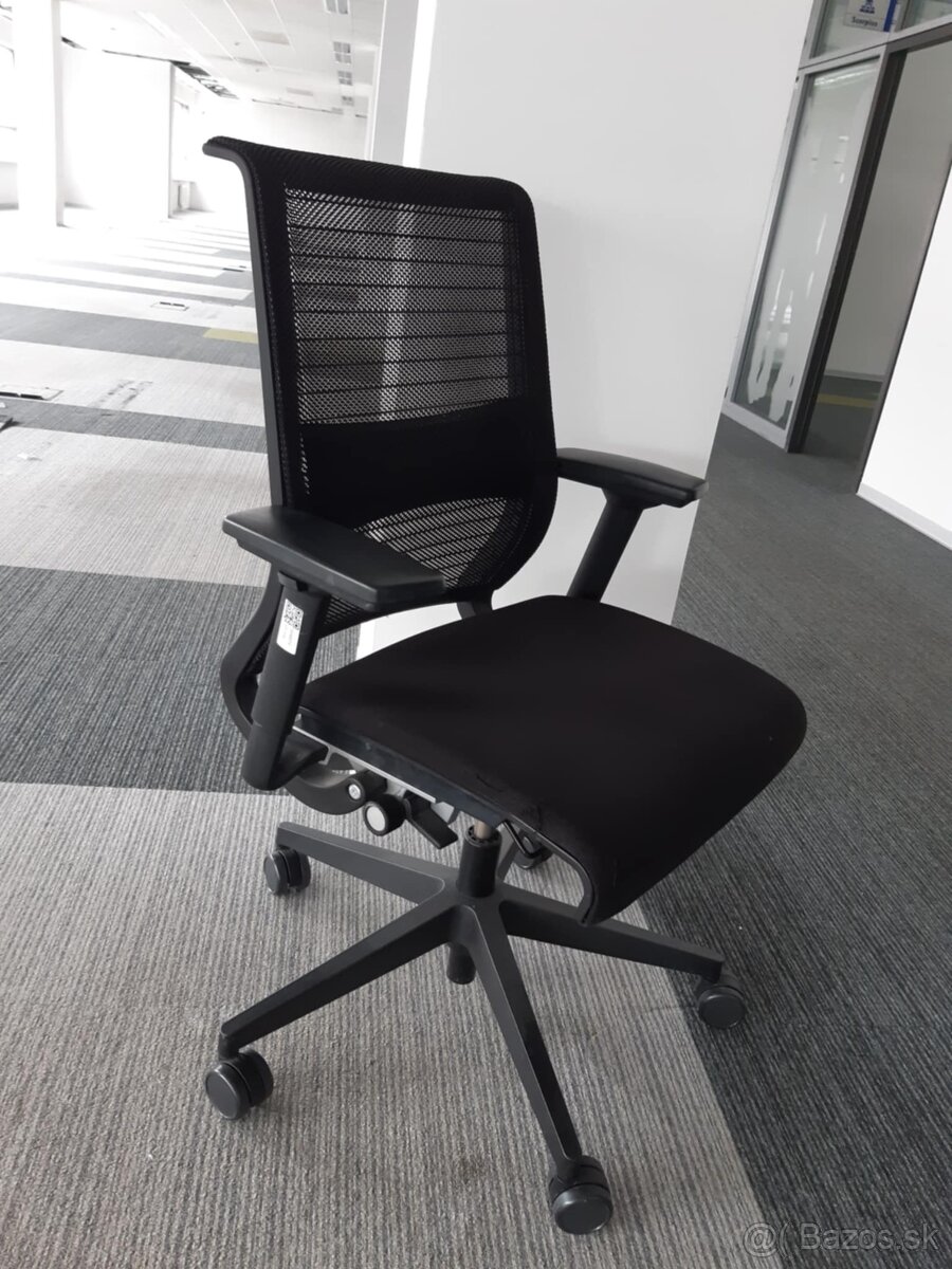 steelcase ergonomicka stolička