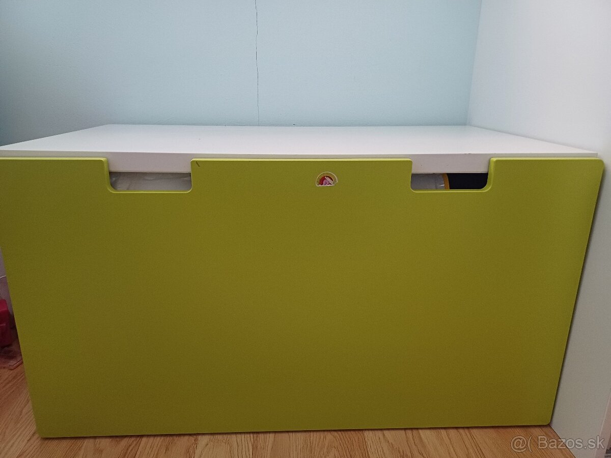 Ikea stolík