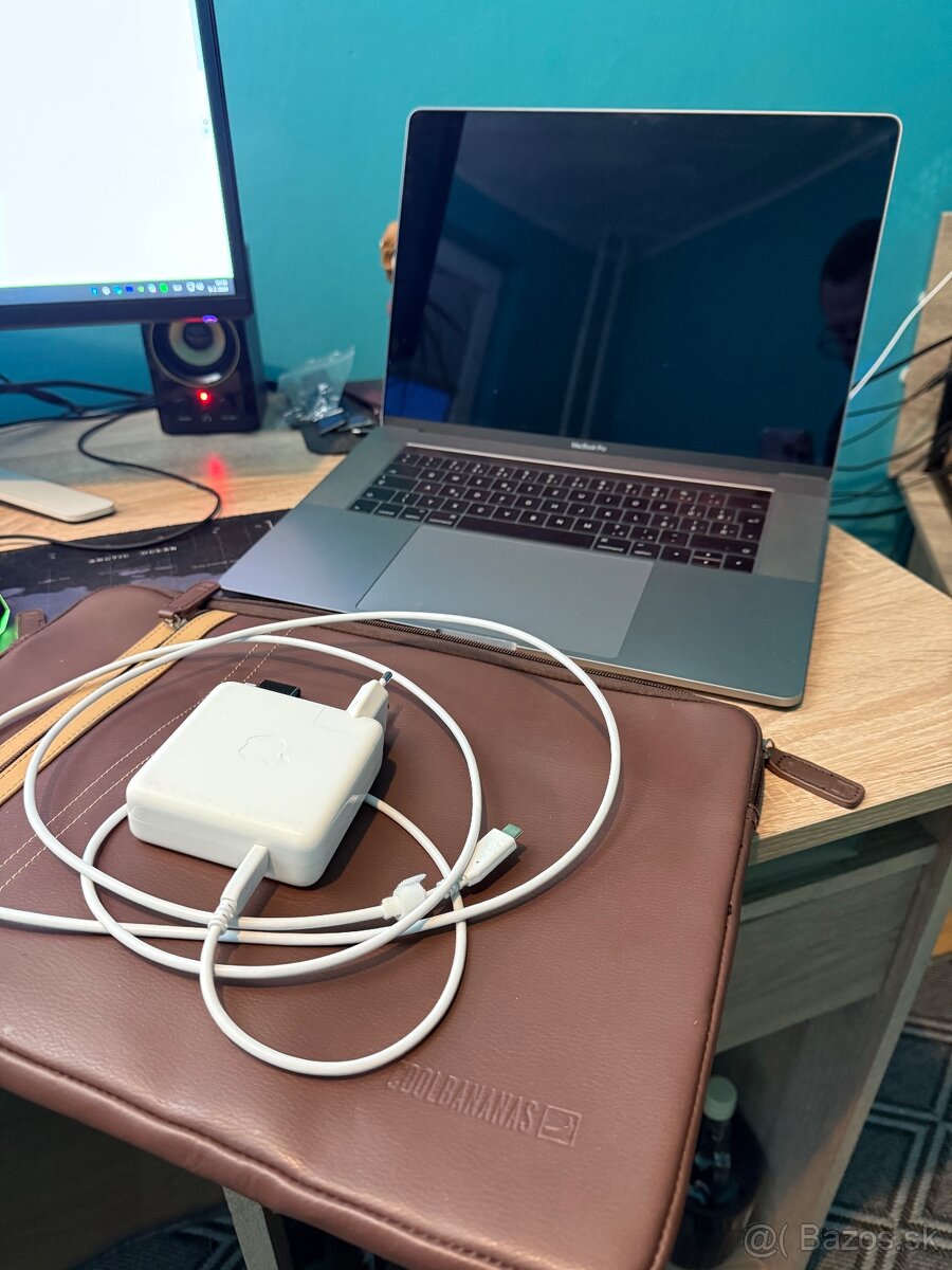 ♦Macbook Pro A1707♦15.4 i7 2.7GHZ 16GB RAM SSD 512GB