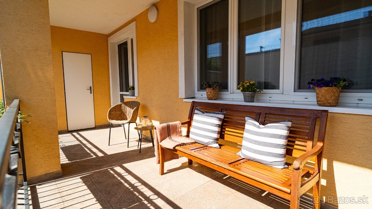 ⌂ZNÍŽENÁ CENA Predaj // 4-izbový rodinný dom 301 m² //VRÚTOC
