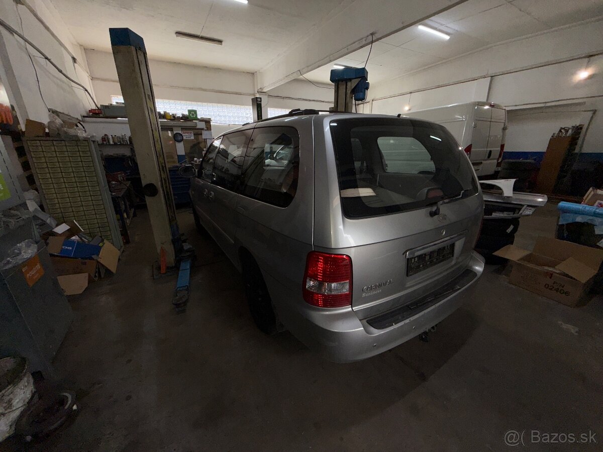 Rozpredám KIA Carnival EX