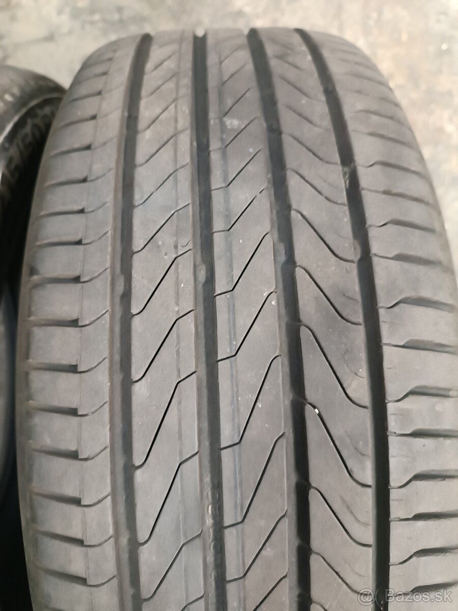 Continental Ultracontact 215/50R18