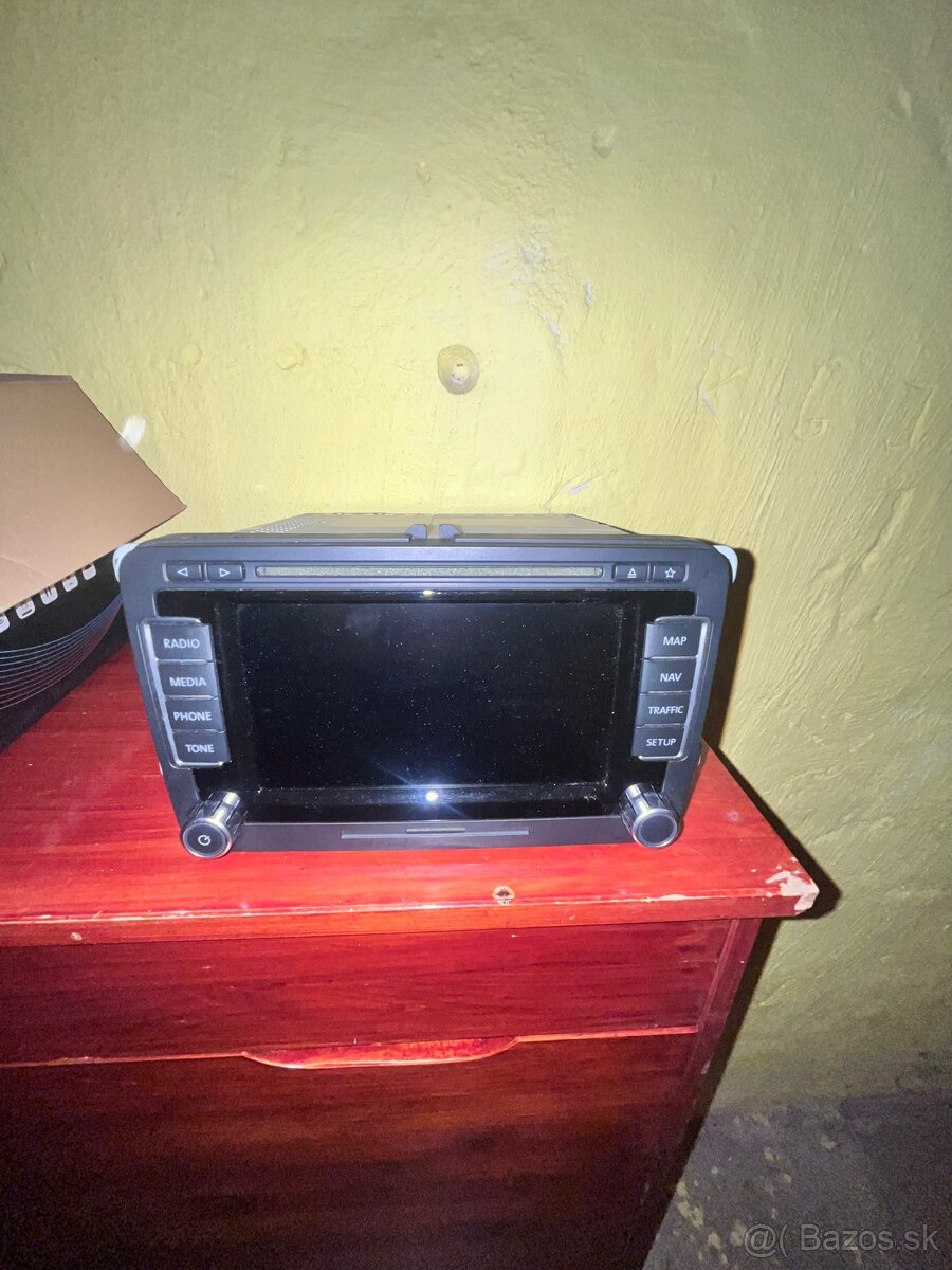 Predám autorádio RNS510