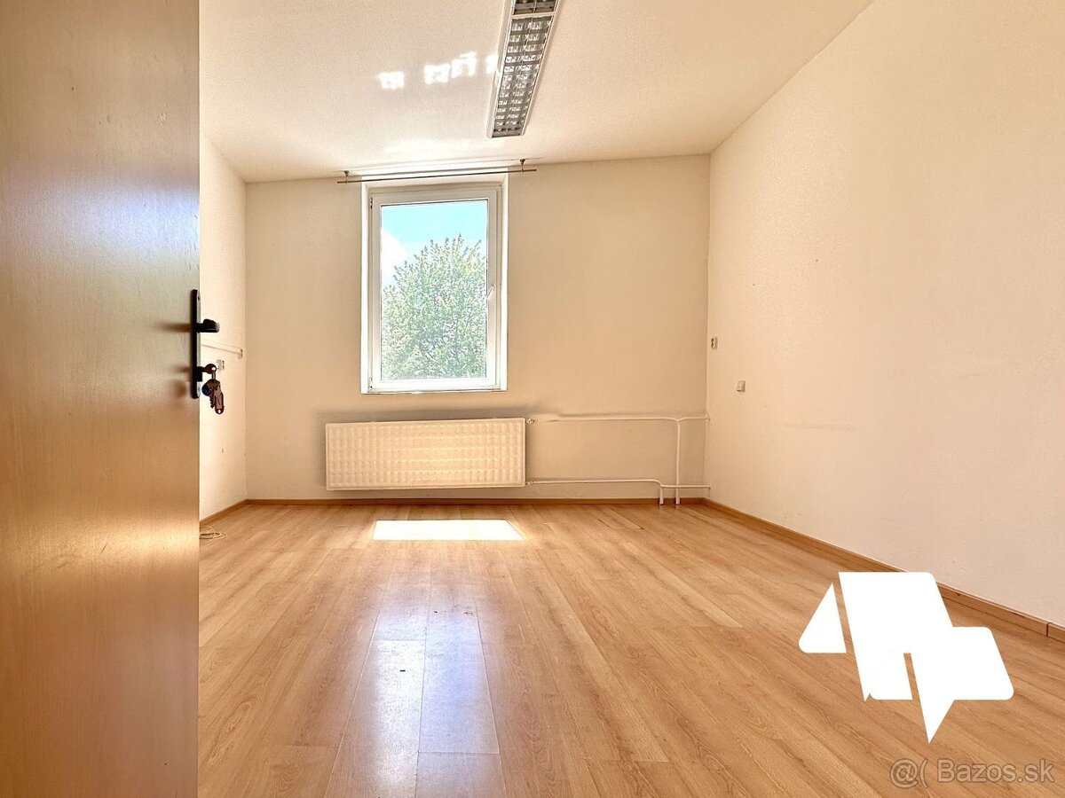 Podnájom - Kancelária č.7 - 16,74 m2 - Nitra, Staré mesto