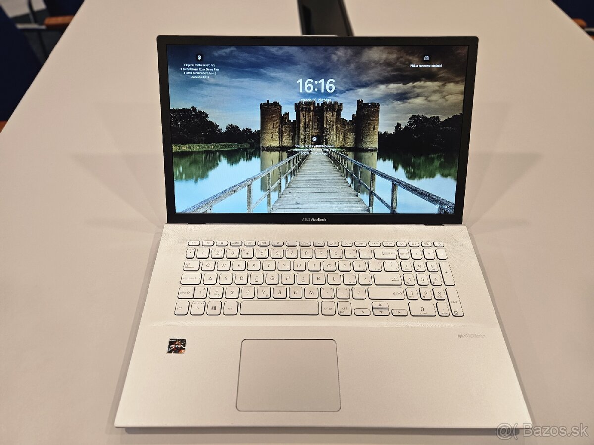 Asus VivoBook 17,3 notebook