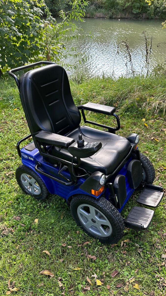 Predam Invacare G40 Plus je exteriérový elektrický Invalidny