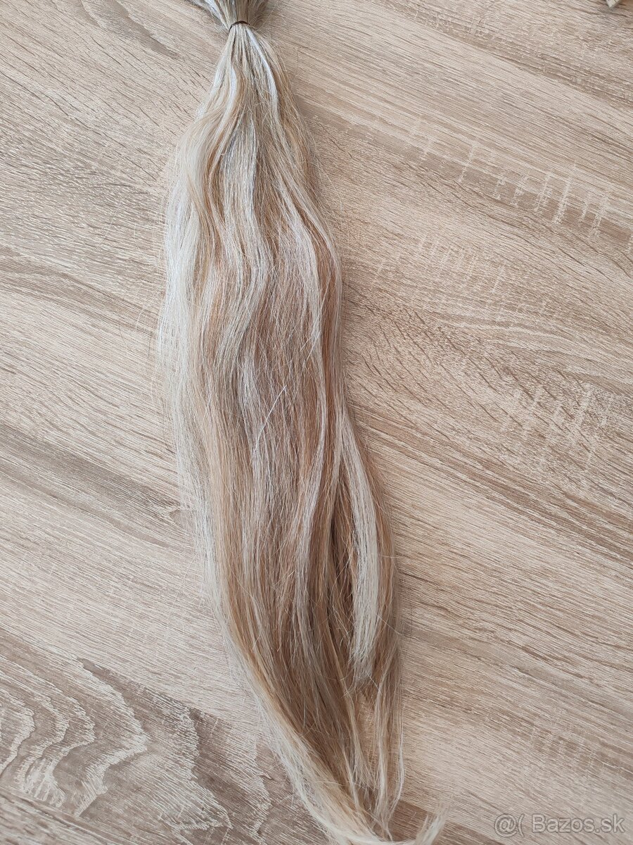 Živé vlasy prirodzený blond melír
