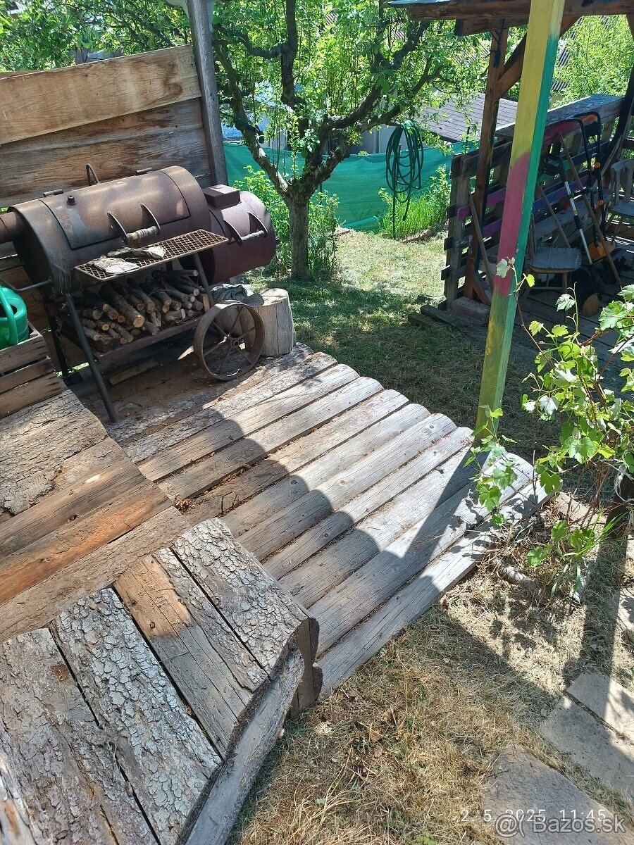 na predaj záhrada s chatkou v sade 600 ročnice