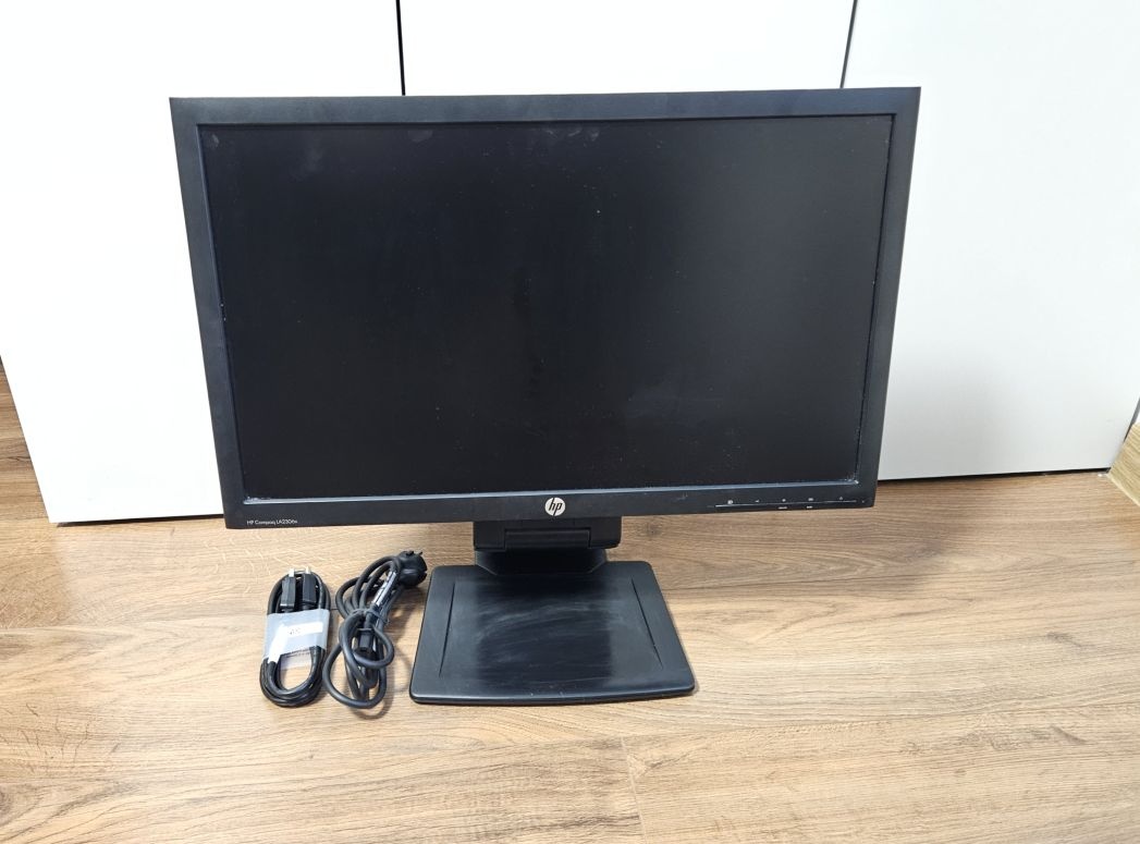 Otočný 23" monitor HP Compaq LA2306x