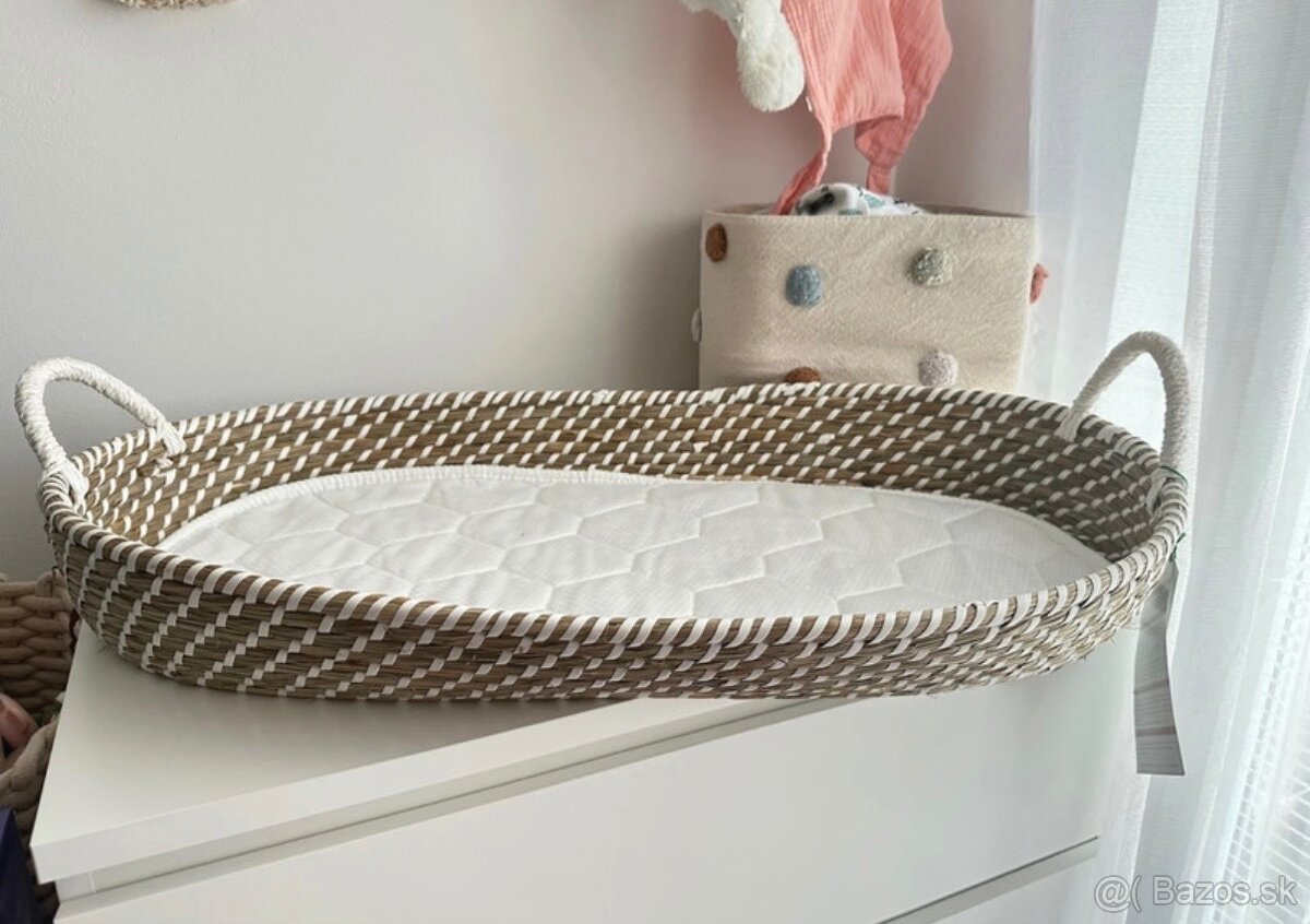 Prebaľovací/mojžišov kôš