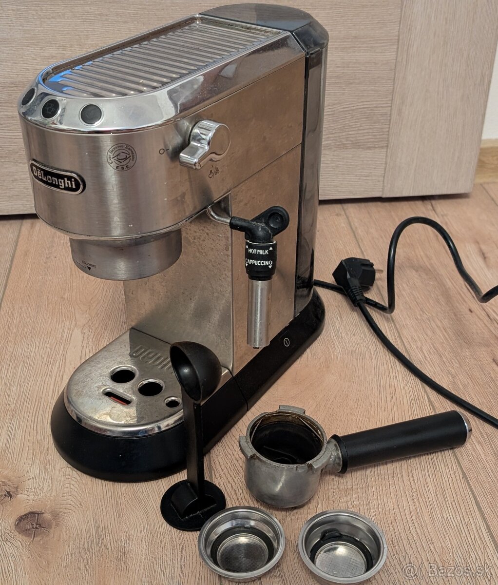 Kavovar delonghi