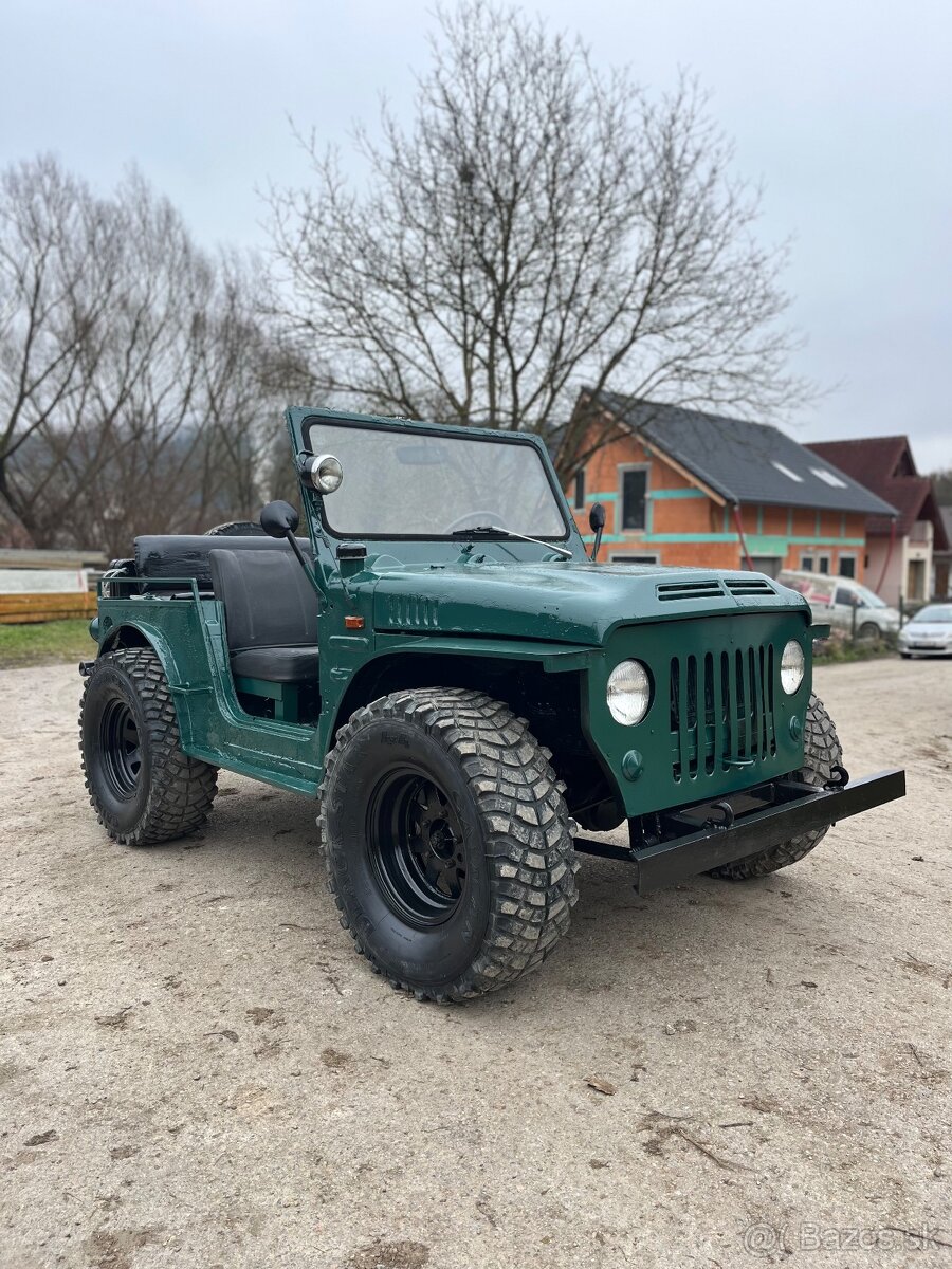 Suzuki Samurai Jeep Willys