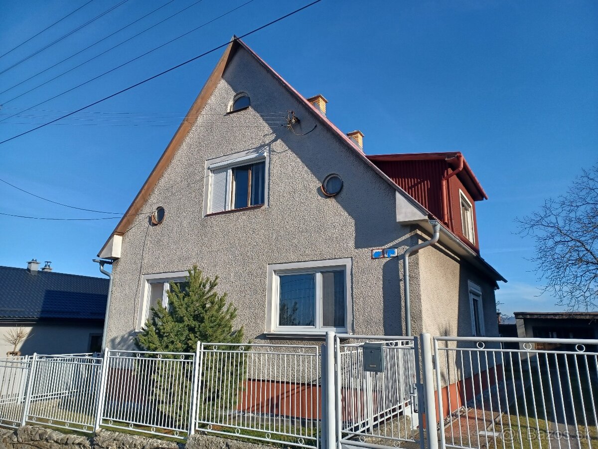 Rodinný dom Prievidza-Hradec,5+1,1380 m2, garáž, hosp.b.
