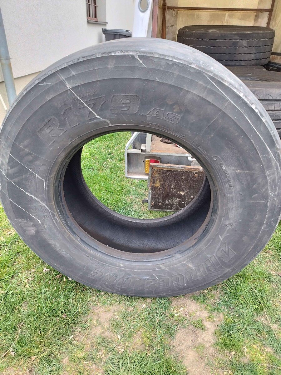 385/65 R22.5 návesové pneu (balóny)
