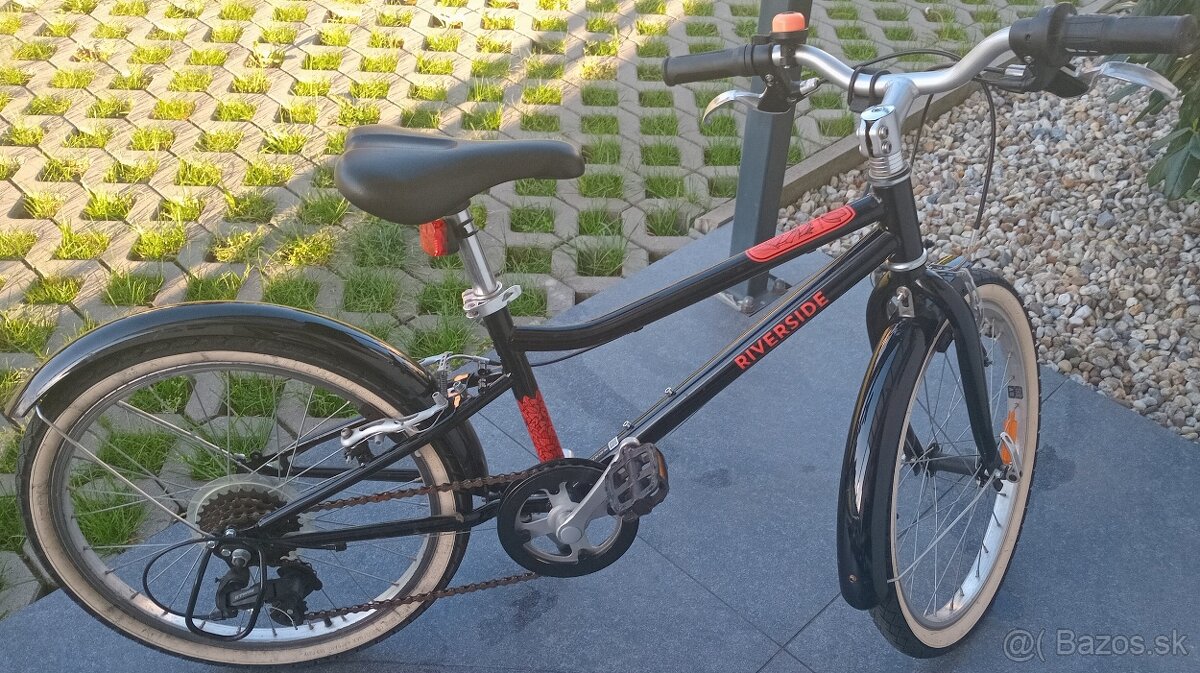 Dievčensky trekingovy bicykel