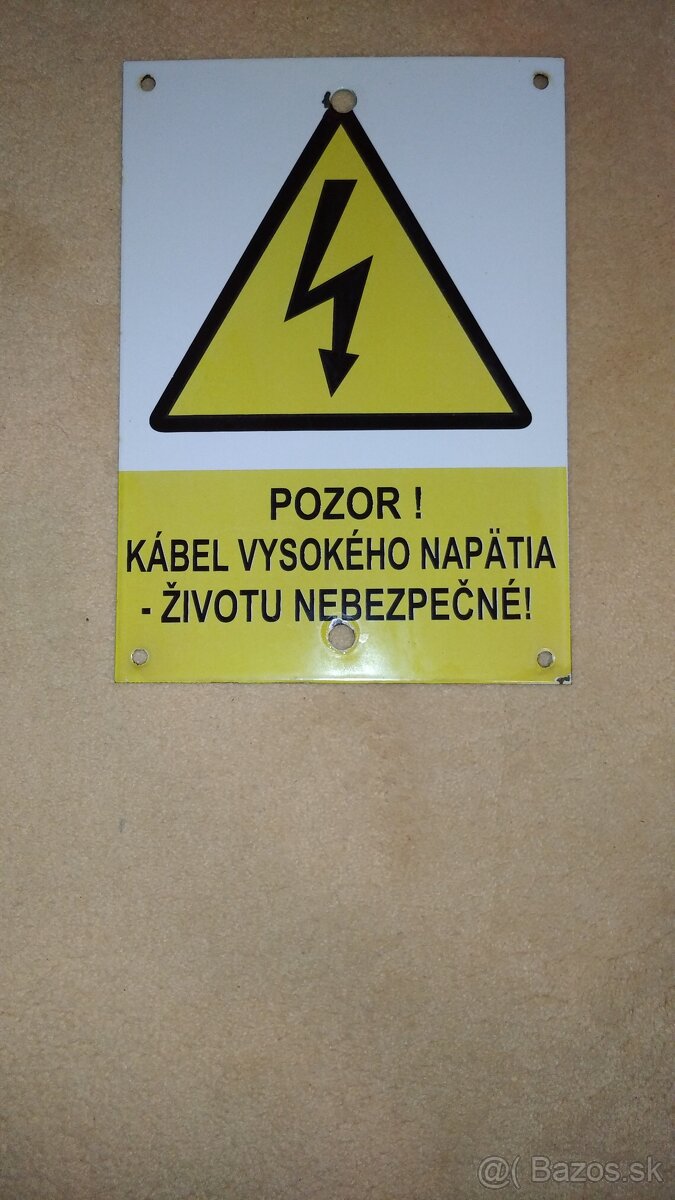 Plechová tabuľka vysoké napätie