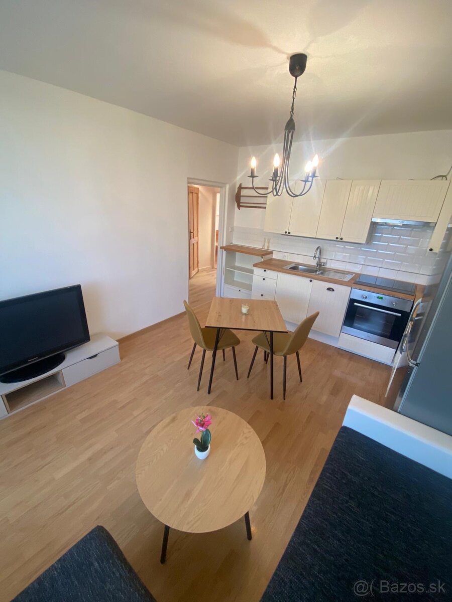 Ponúkam na prenájom 2,5 izbový - Nad Jazerom - Galakticka ul