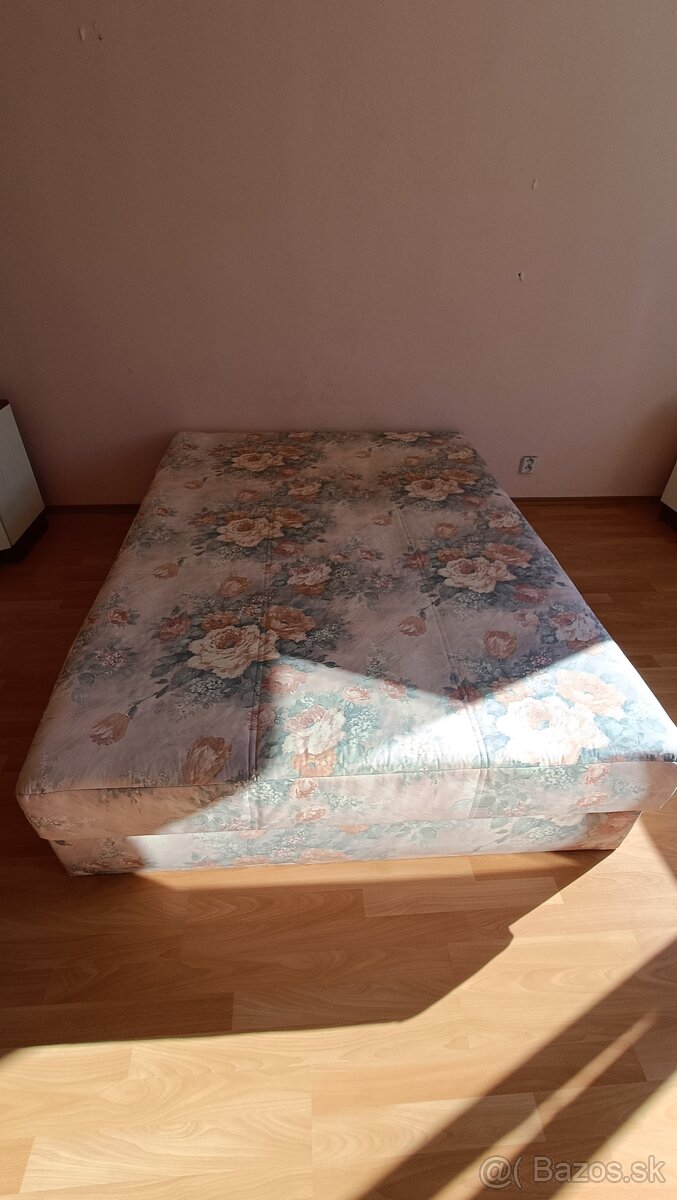 Manželská posteľ