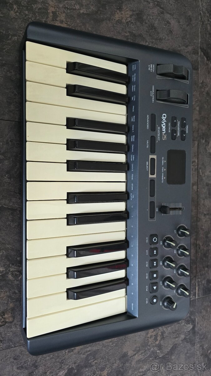M-Audio Oxygen 25 USB MIDI Controler