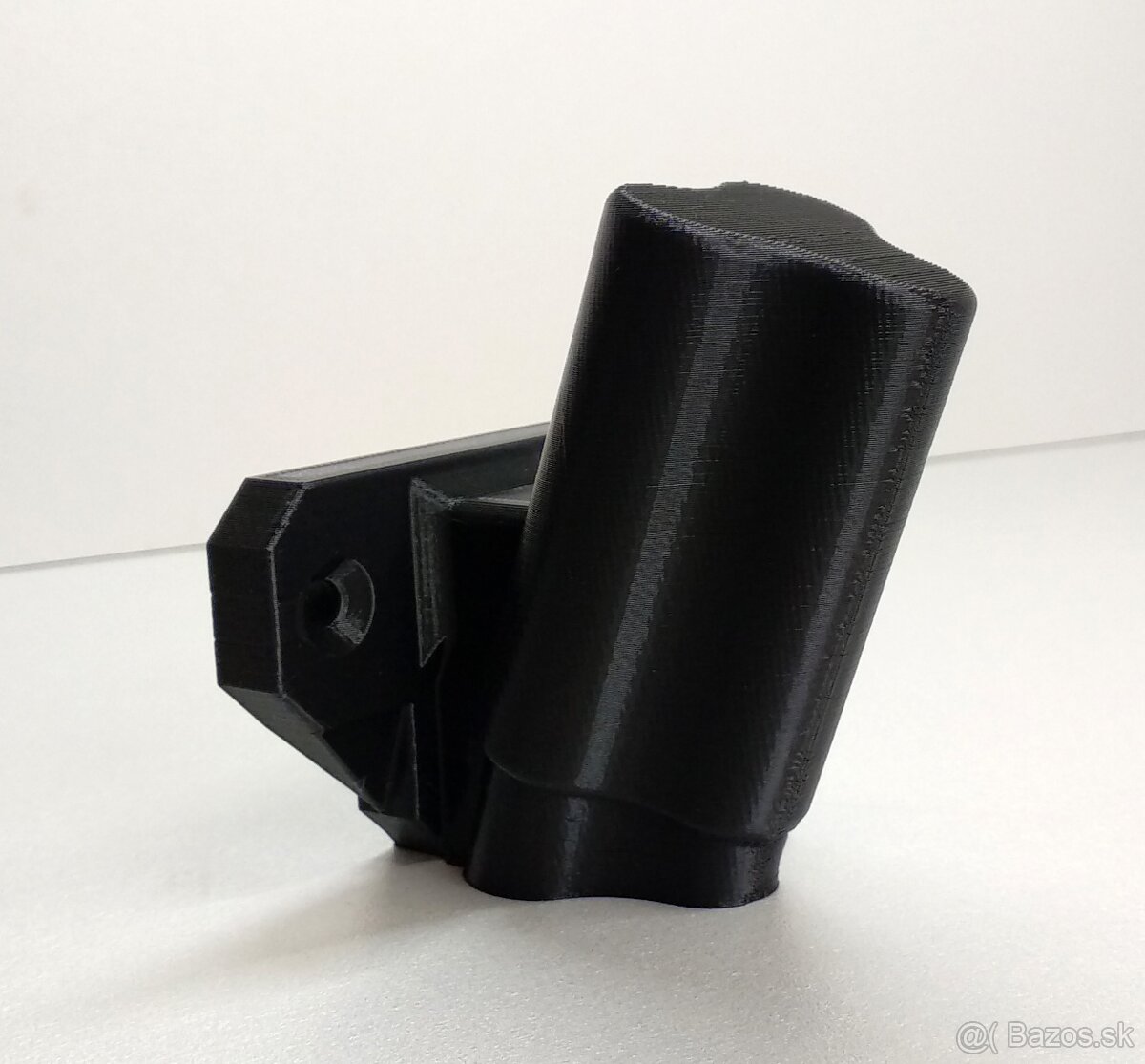 Nástenný držiak pre náradie s akumulátormi Milwaukee 12V