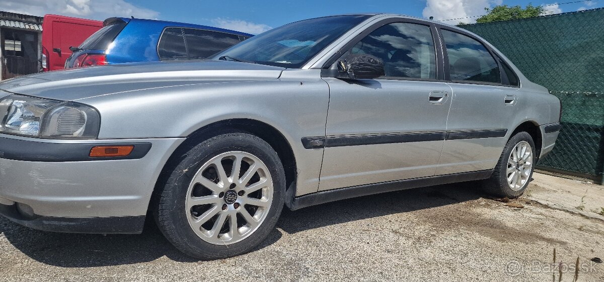 Rozpredám na diely Volvo 2,5D S 80