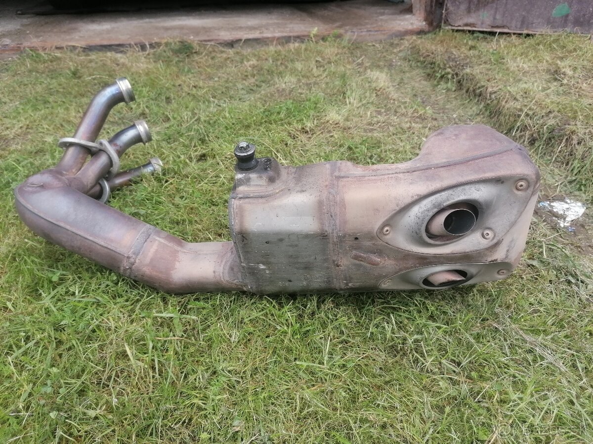 Výfuk yamaha tracer 9