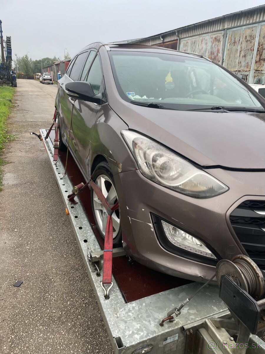 Hyundai i30 1.6 crdi automat