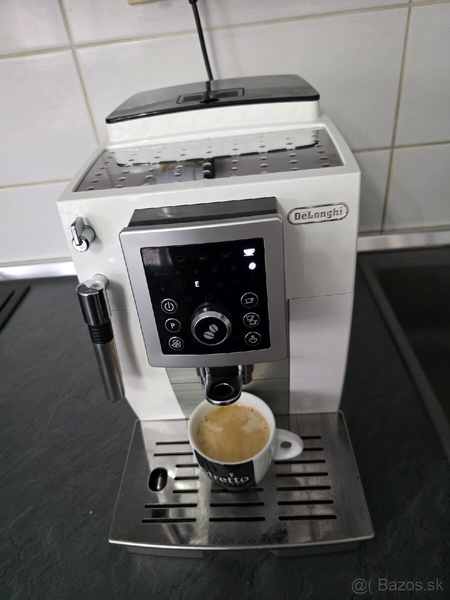 Kavovar Delonghi