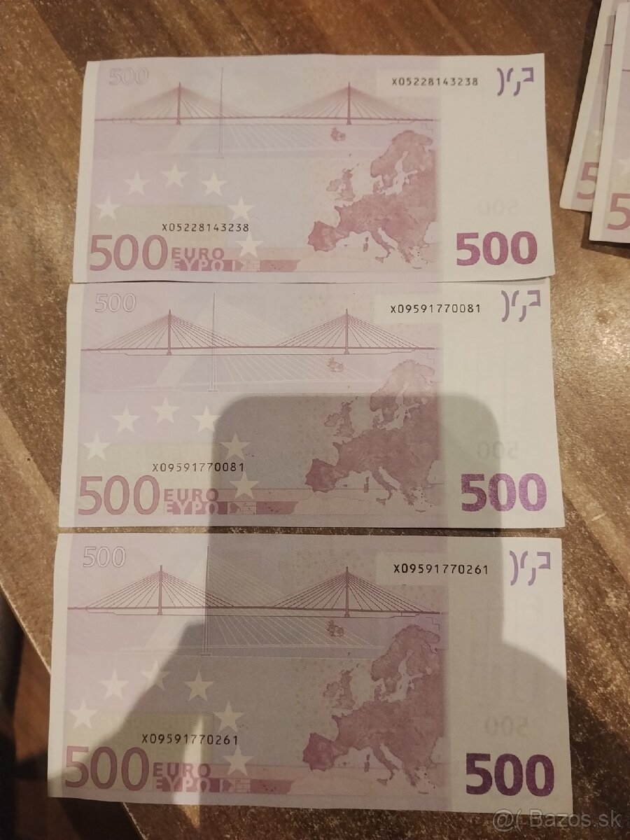 Bankovky 500€ a 200€