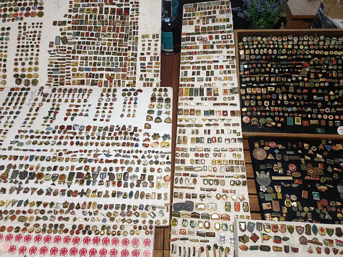 Predám rôzne odznaky 3000+ kus