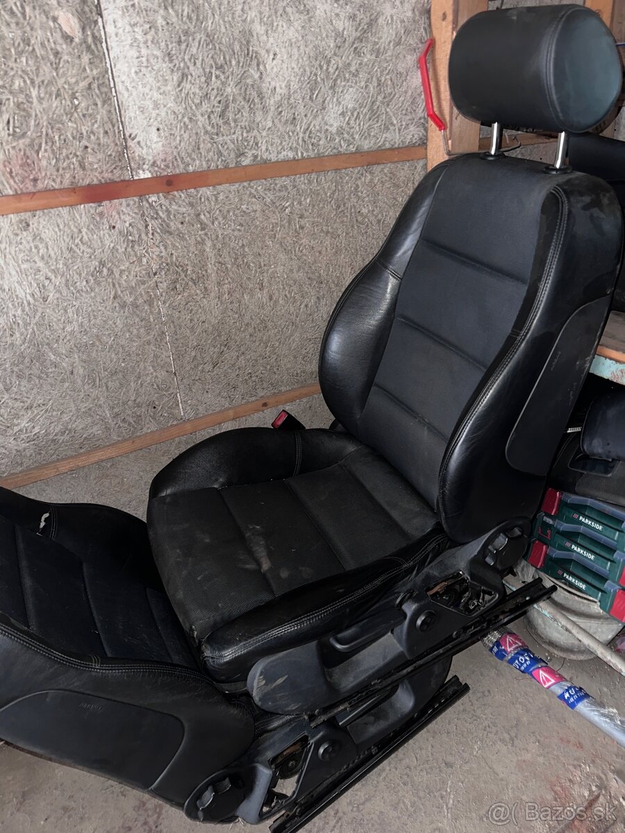 Audi a4 sedadla
