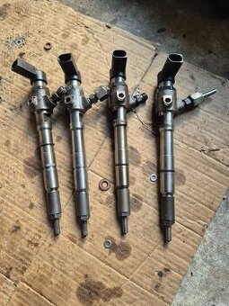 vstrekovacie trysky-vstrek 1.6tdi 03L130277B