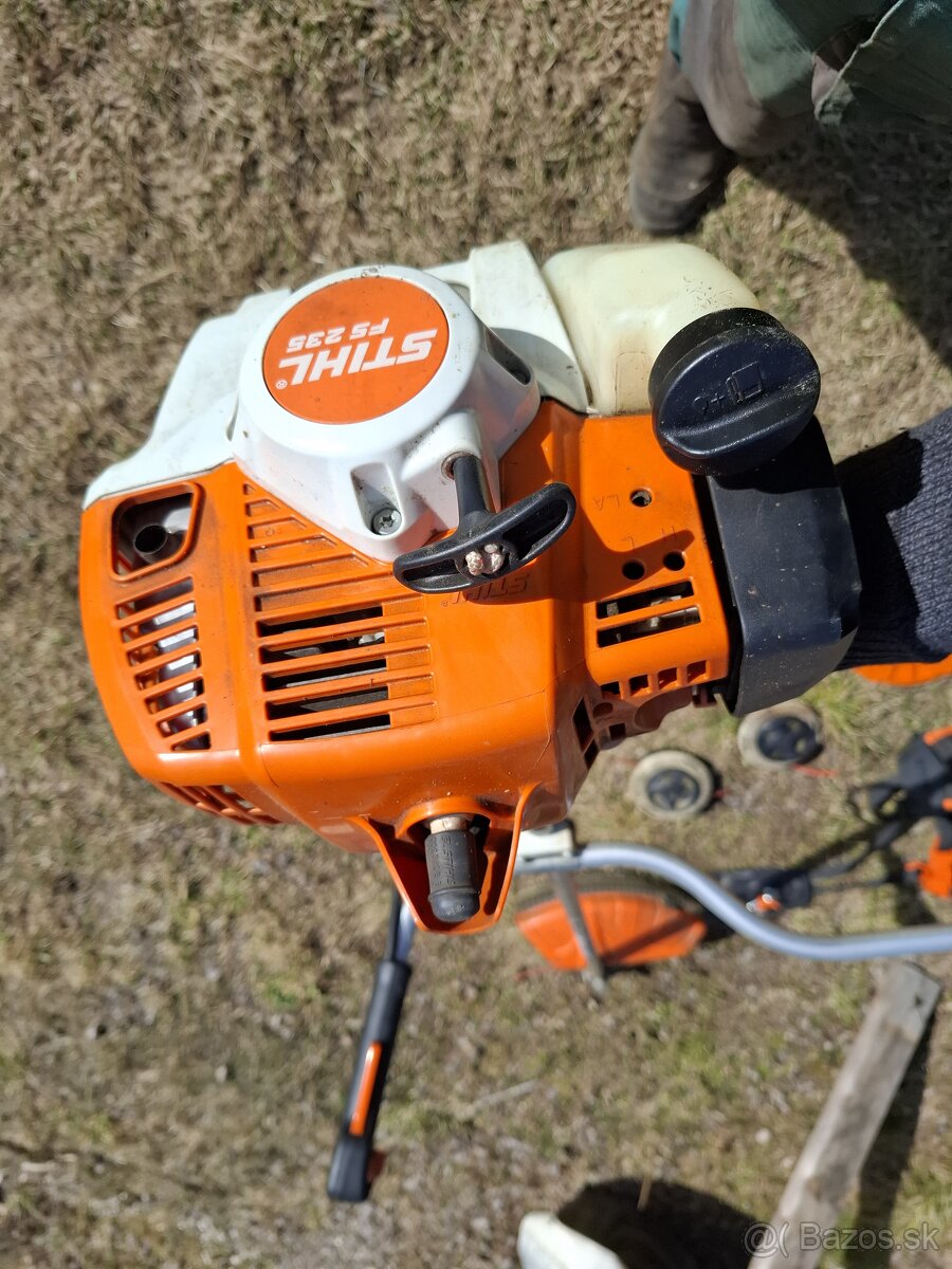 krovinorez stihl FS235