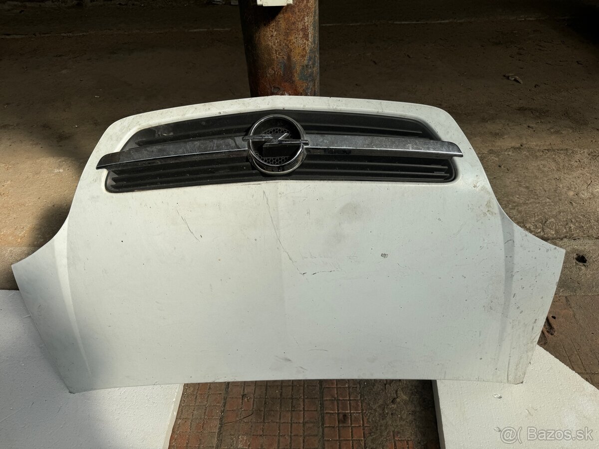Opel meriva kapota