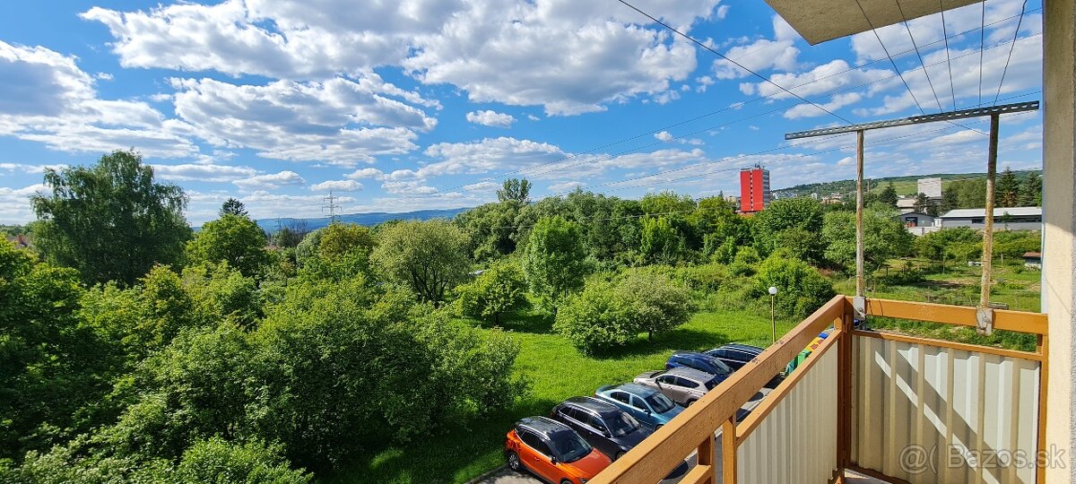 Na predaj 3 izbový byt 82,46 m2 s balkónom Zvolen - Záhonok