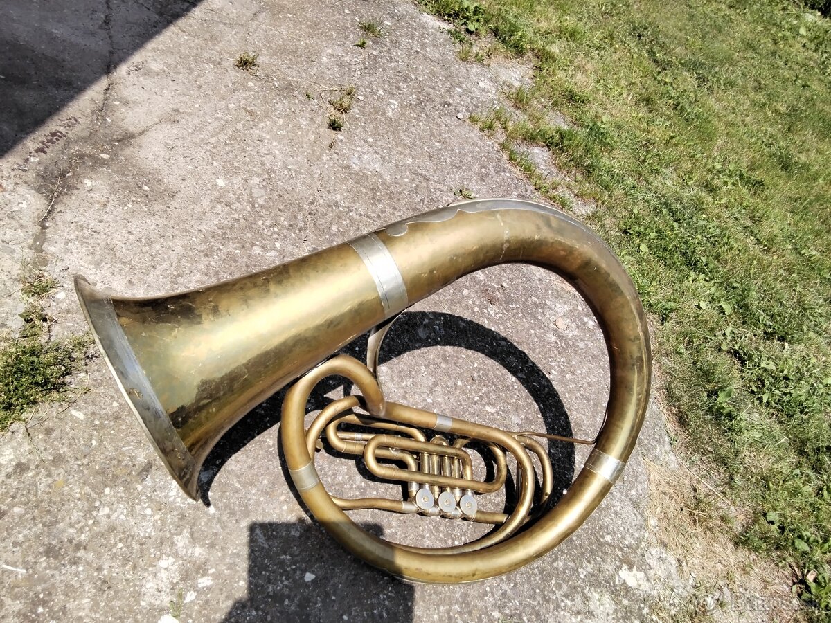 Dychový nástroj Heligon Tuba historický