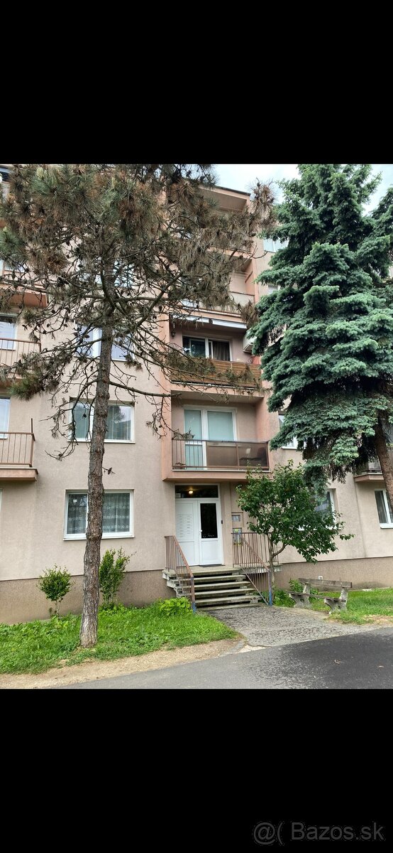 3-izb. byt v Šahách na ulici Vajanského