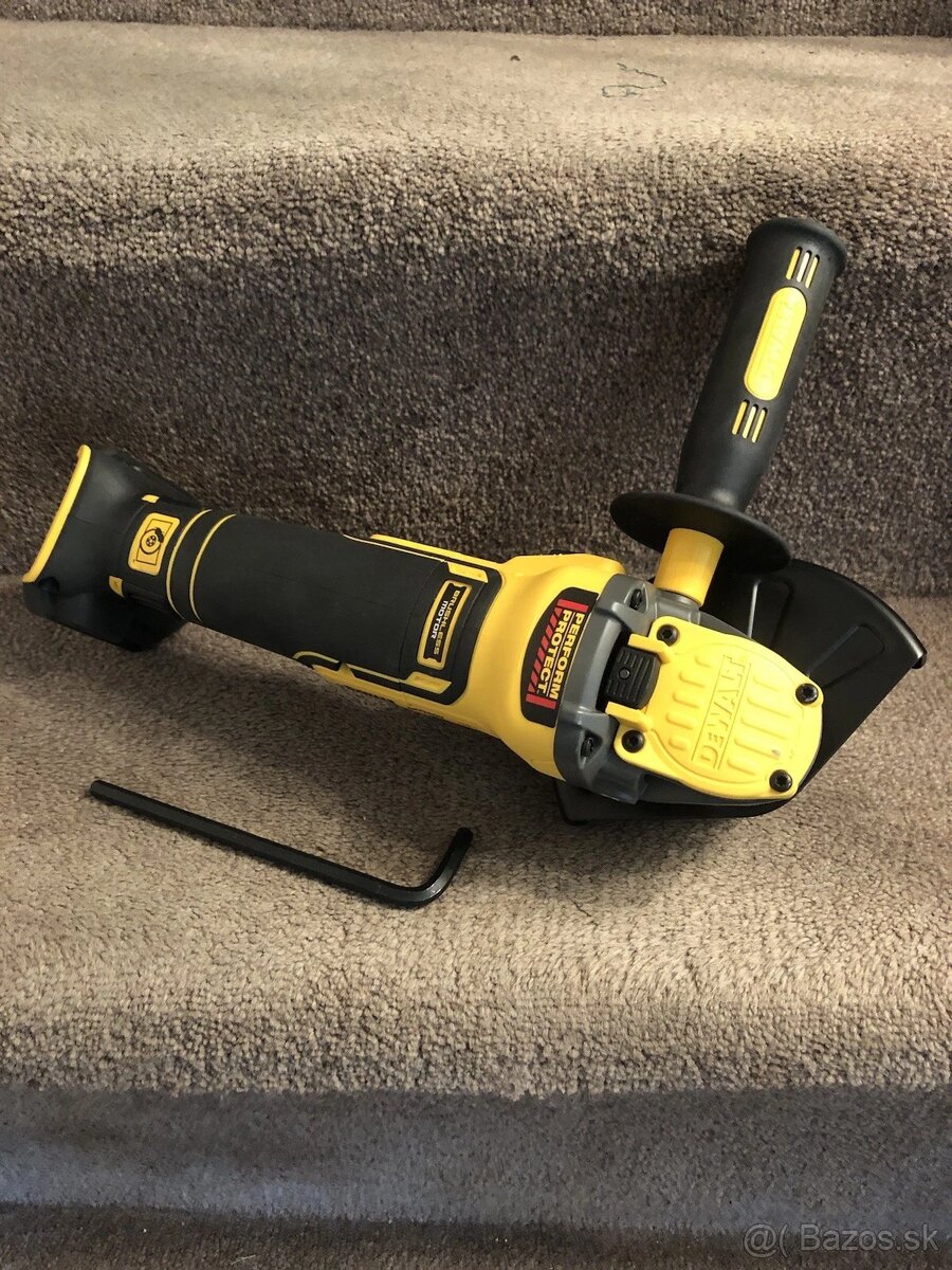 Nová AKU úhlová bruska DeWALT DCG409(bez bat. a nab.)